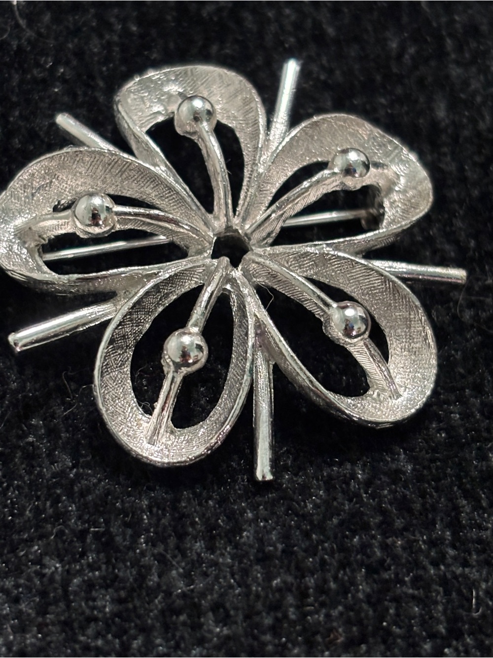 Silver Floral Statement Brooch 🌸